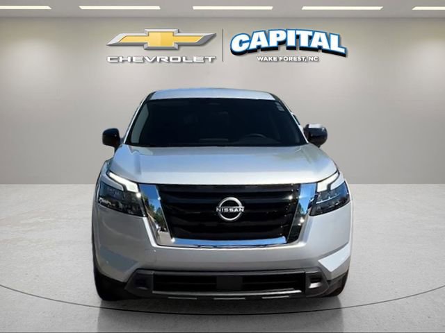 Used 2025 Nissan Pathfinder S FWD image 8
