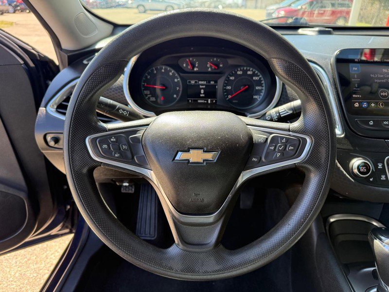 Used 2020 Chevrolet Malibu LT FWD image 17
