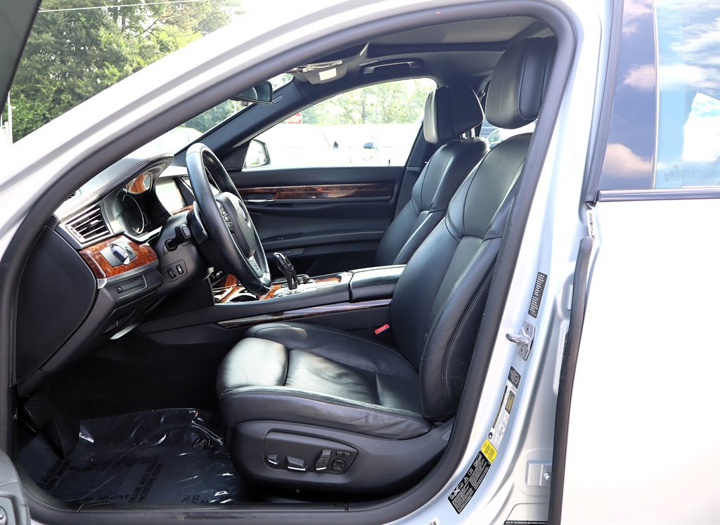 Used 2014 BMW 750Li xDrive AWD/4WD image 13