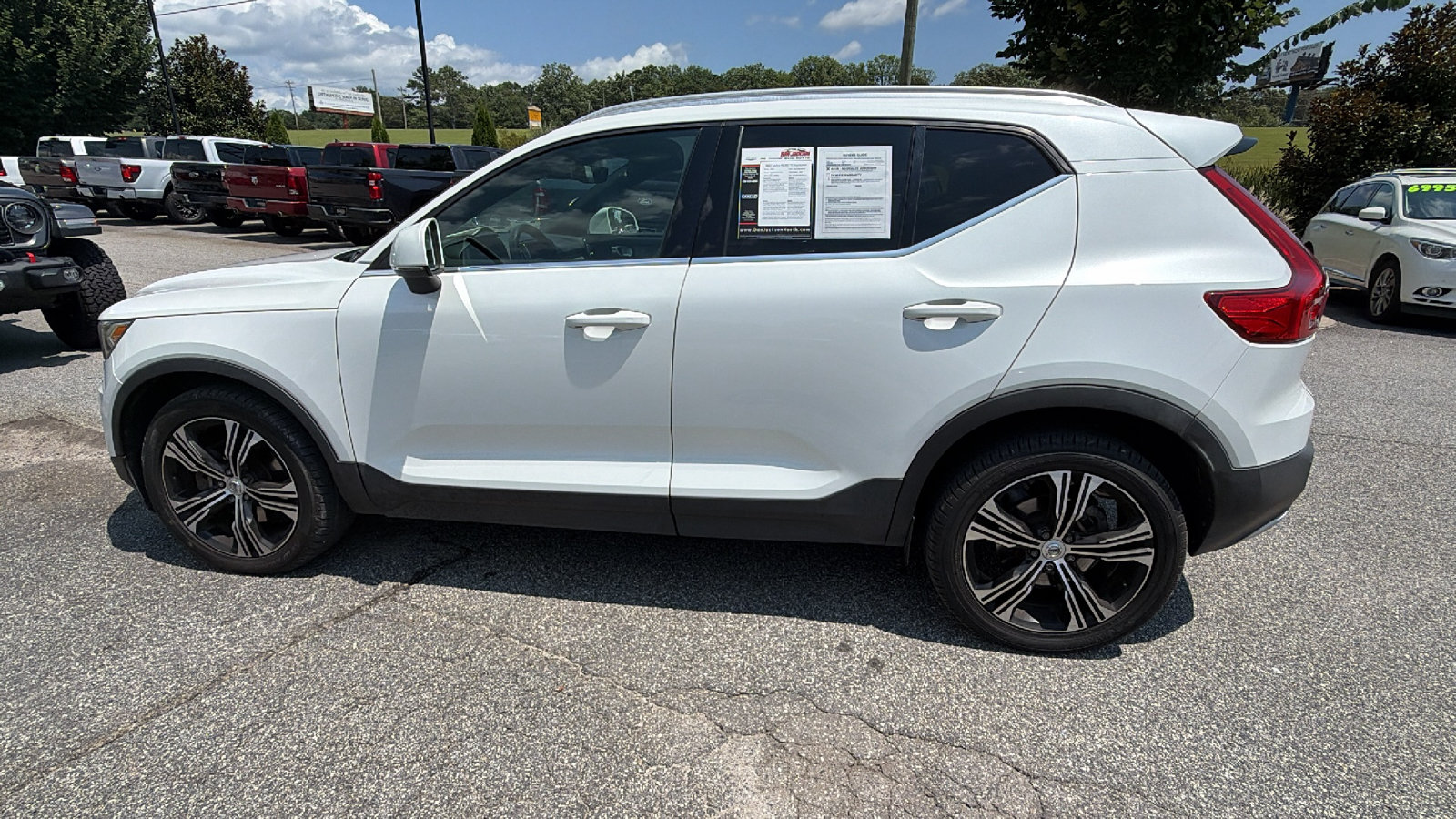 Used 2021 Volvo XC40 T5 Inscription w/ Protection Package Premier AWD/4WD image 11