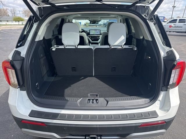 New 2026 Ford Explorer Platinum w/ LUX Leather Package image 12