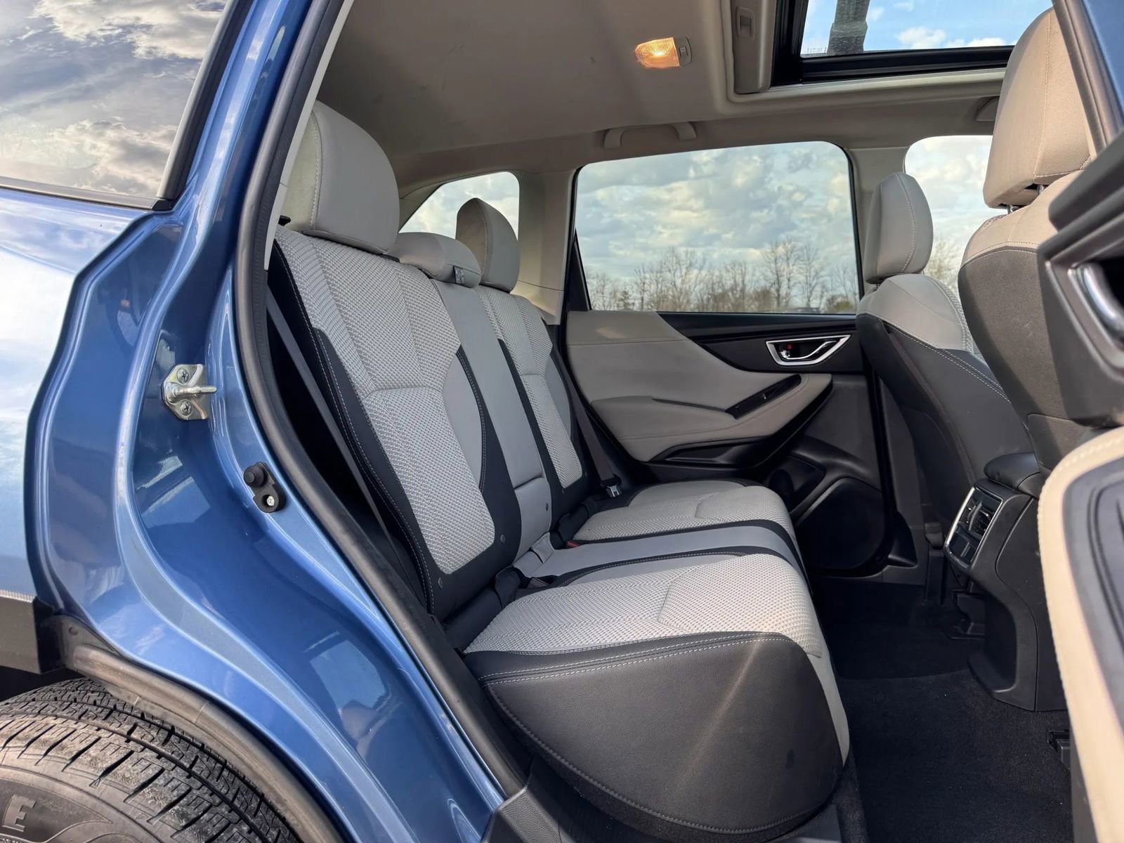 Used 2020 Subaru Forester Premium AWD/4WD image 24