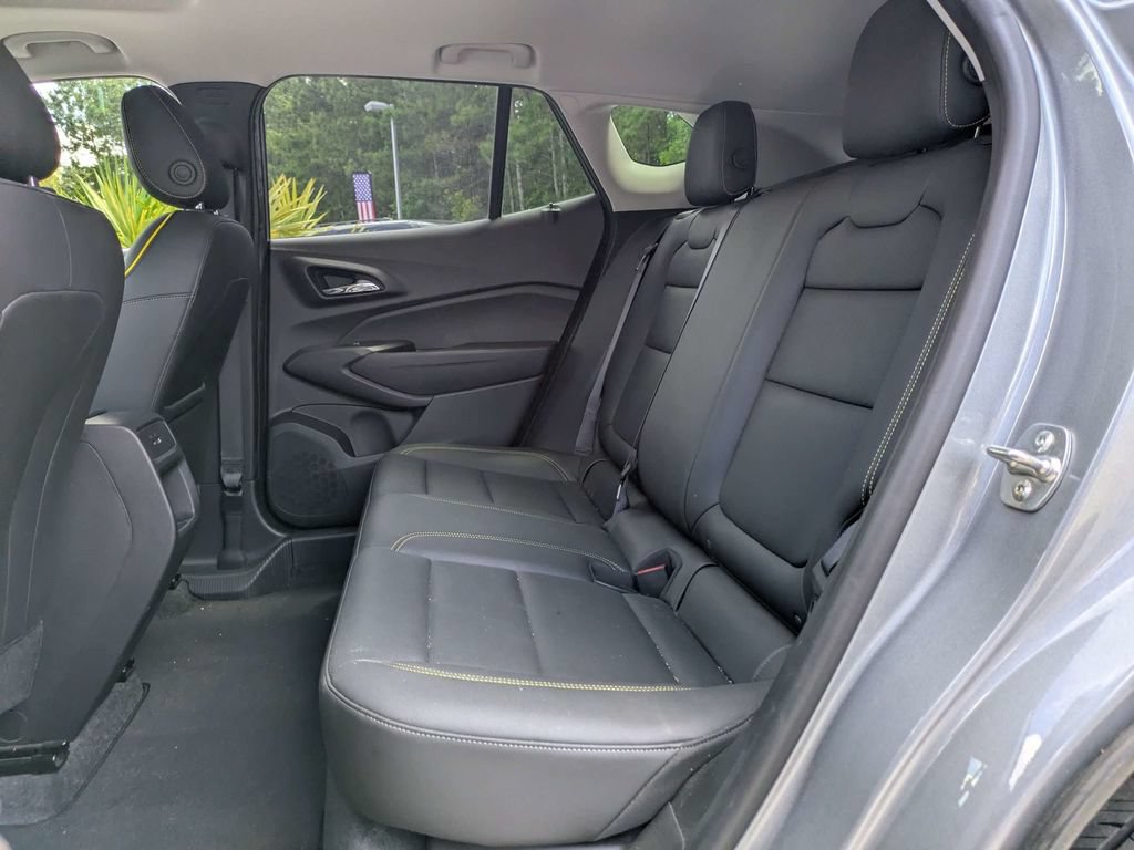 Used 2025 Chevrolet Trax ACTIV w/ Sunroof Package FWD image 14