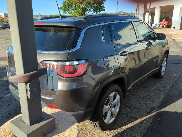 Used 2018 Jeep Compass Latitude w/ Popular Equipment Group AWD/4WD image 3