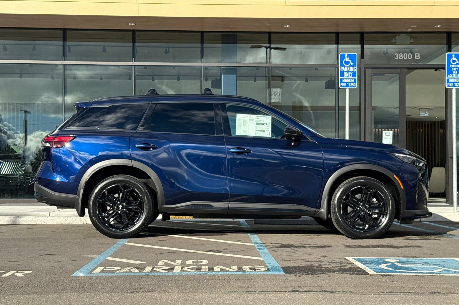 New 2026 INFINITI QX60 Sport w/ Dark Cargo Package AWD/4WD image 6