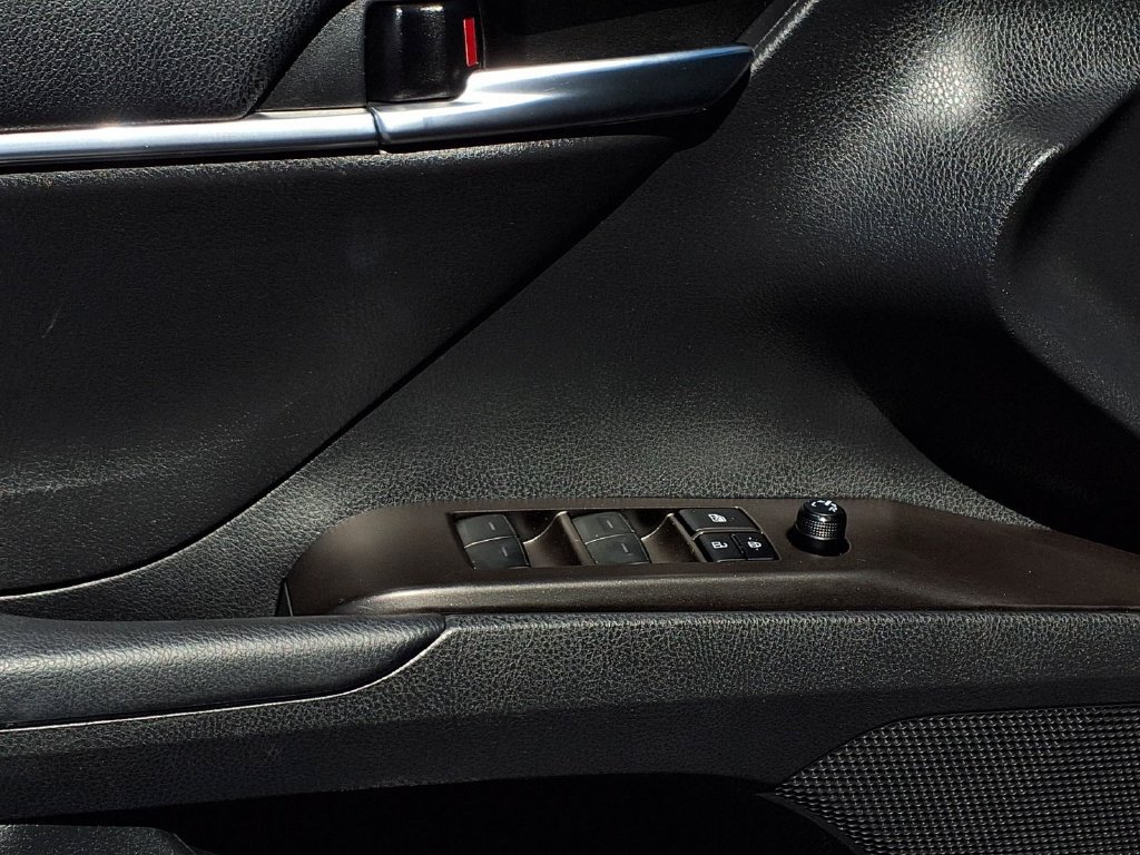 Used 2024 Toyota Camry SE FWD image 18