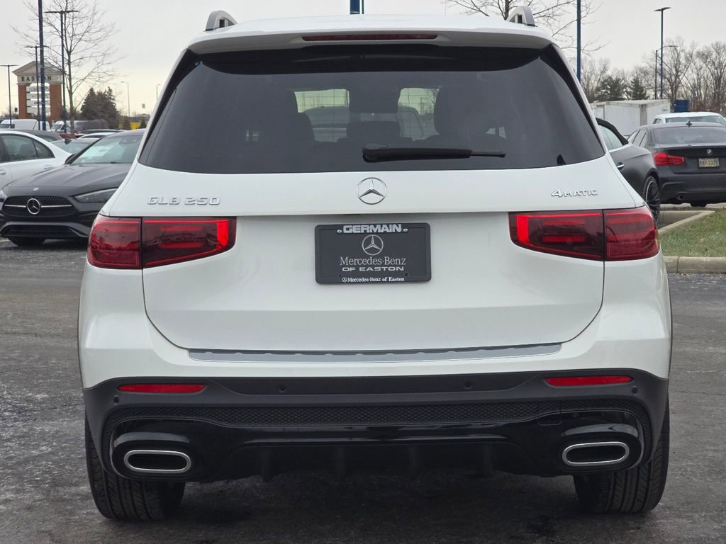 Certified 2025 Mercedes-Benz GLB 250 4MATIC image 16