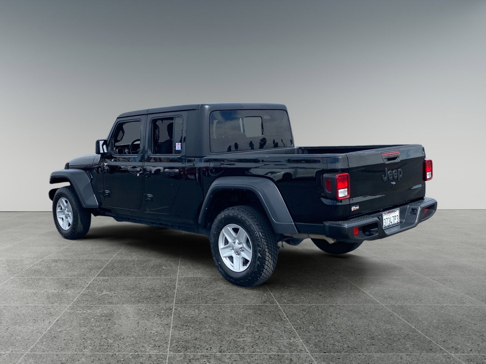 Used 2023 Jeep Gladiator Sport AWD/4WD image 3