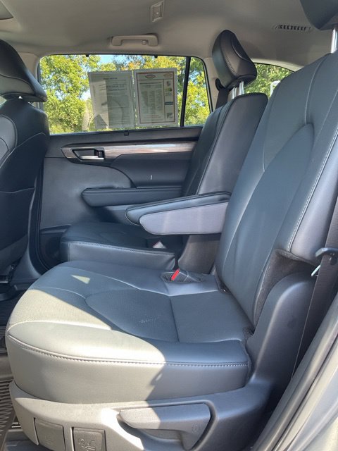Used 2026 Toyota Highlander Limited AWD/4WD image 18