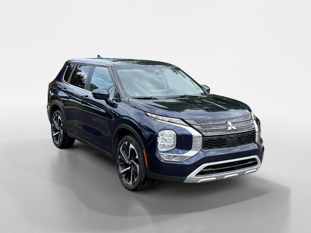 Used 2024 Mitsubishi Outlander SE AWD/4WD image 2