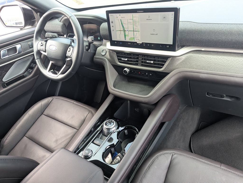 Used 2026 Ford Explorer Platinum w/ LUX Leather Package AWD/4WD image 36