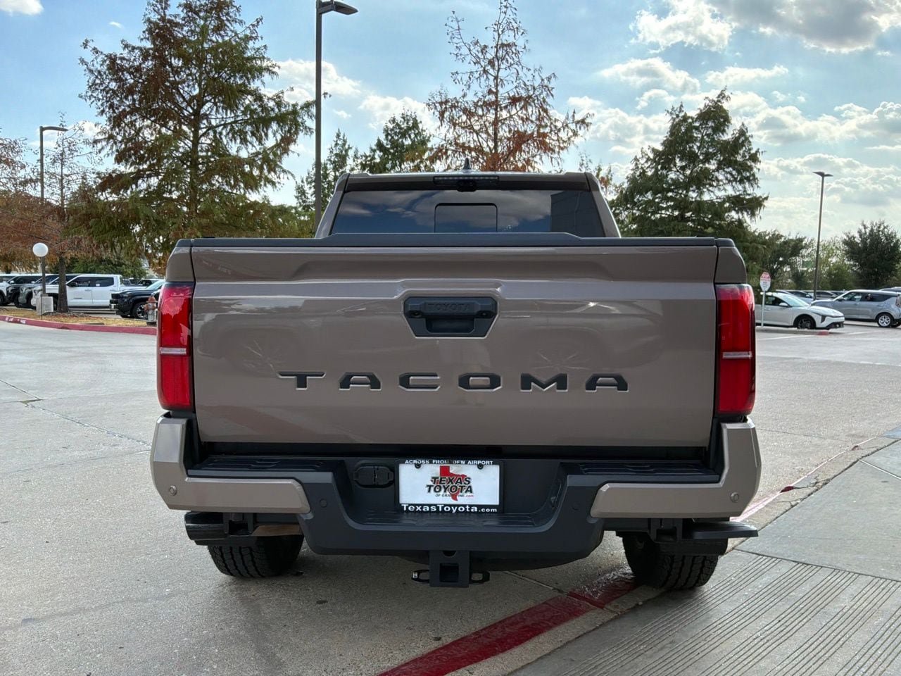 Used 2026 Toyota Tacoma TRD Sport w/ TRD Sport Premium Package RWD image 7