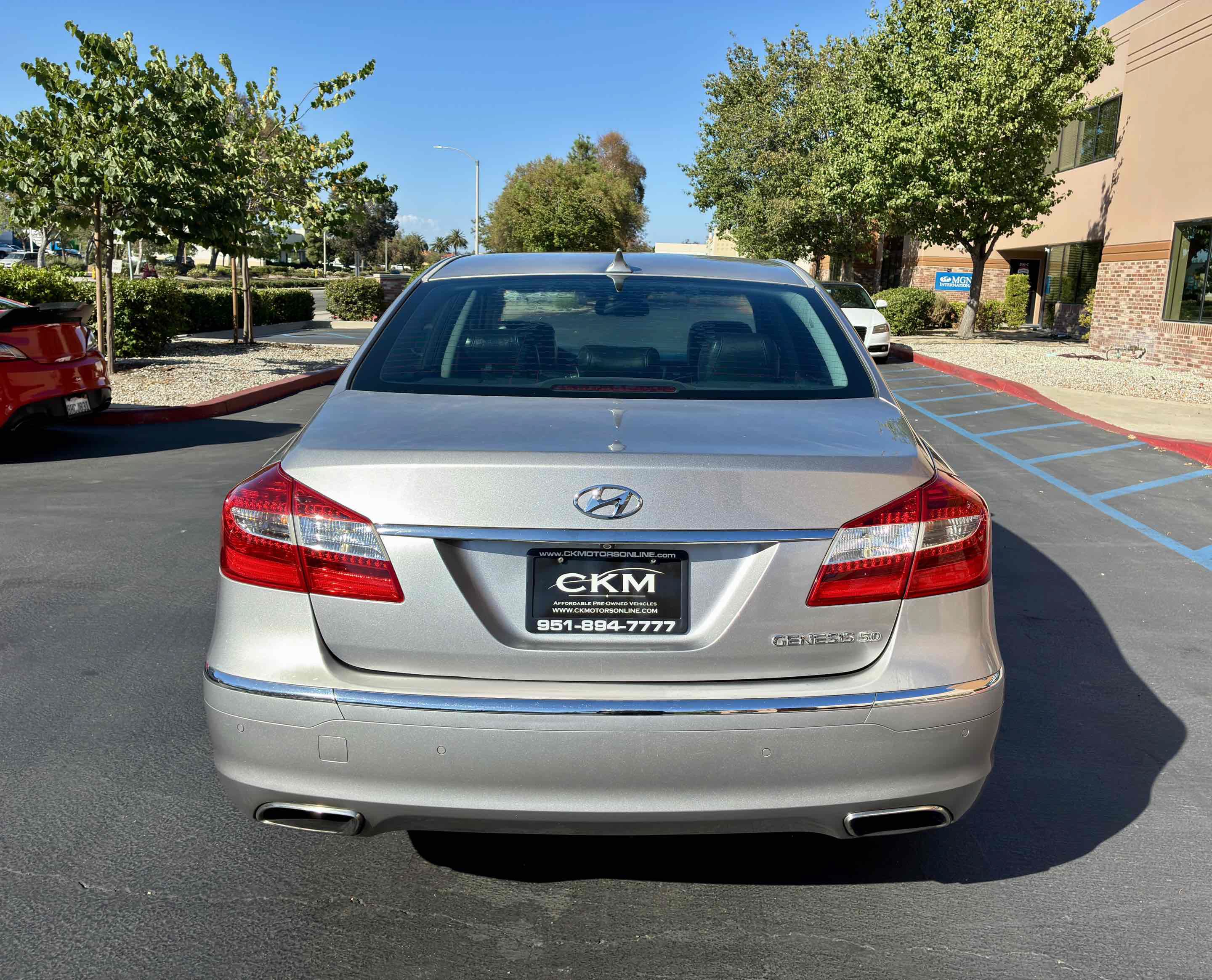Used 2012 Hyundai Genesis 5.0 RWD image 9