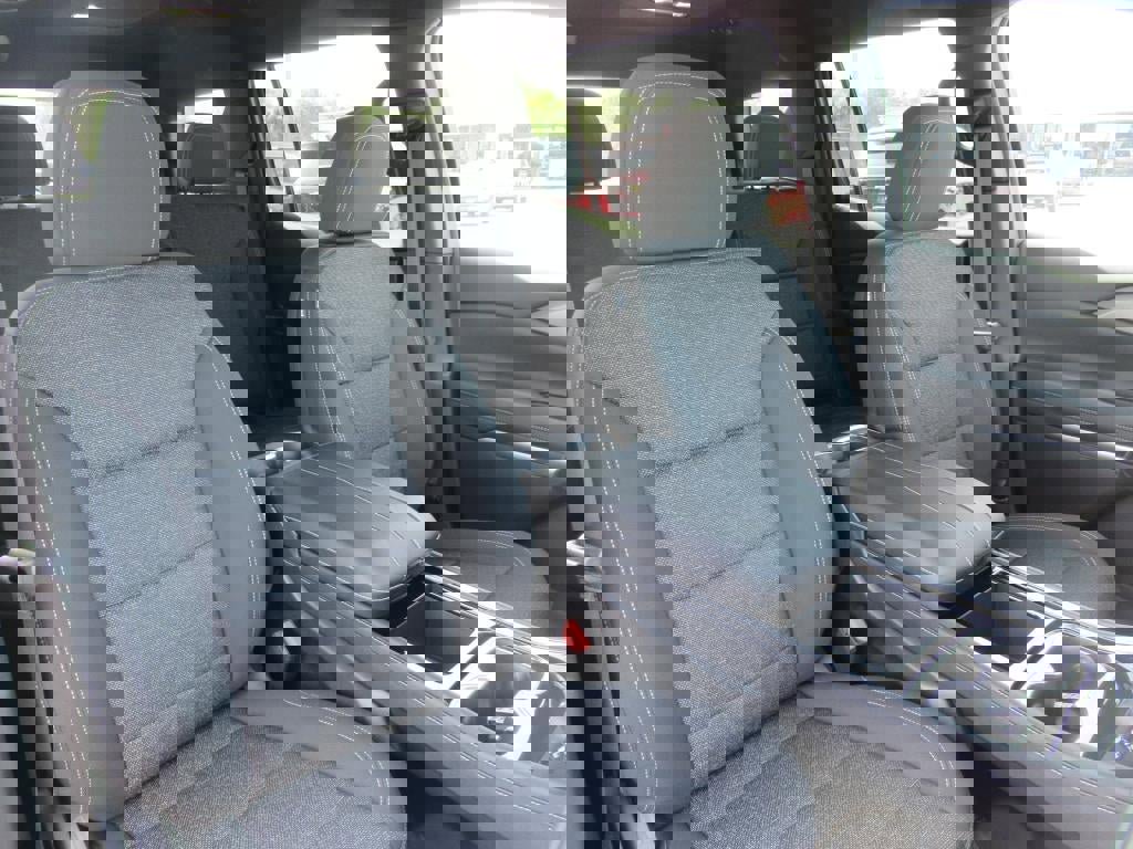 New 2026 Chevrolet Traverse LT image 8