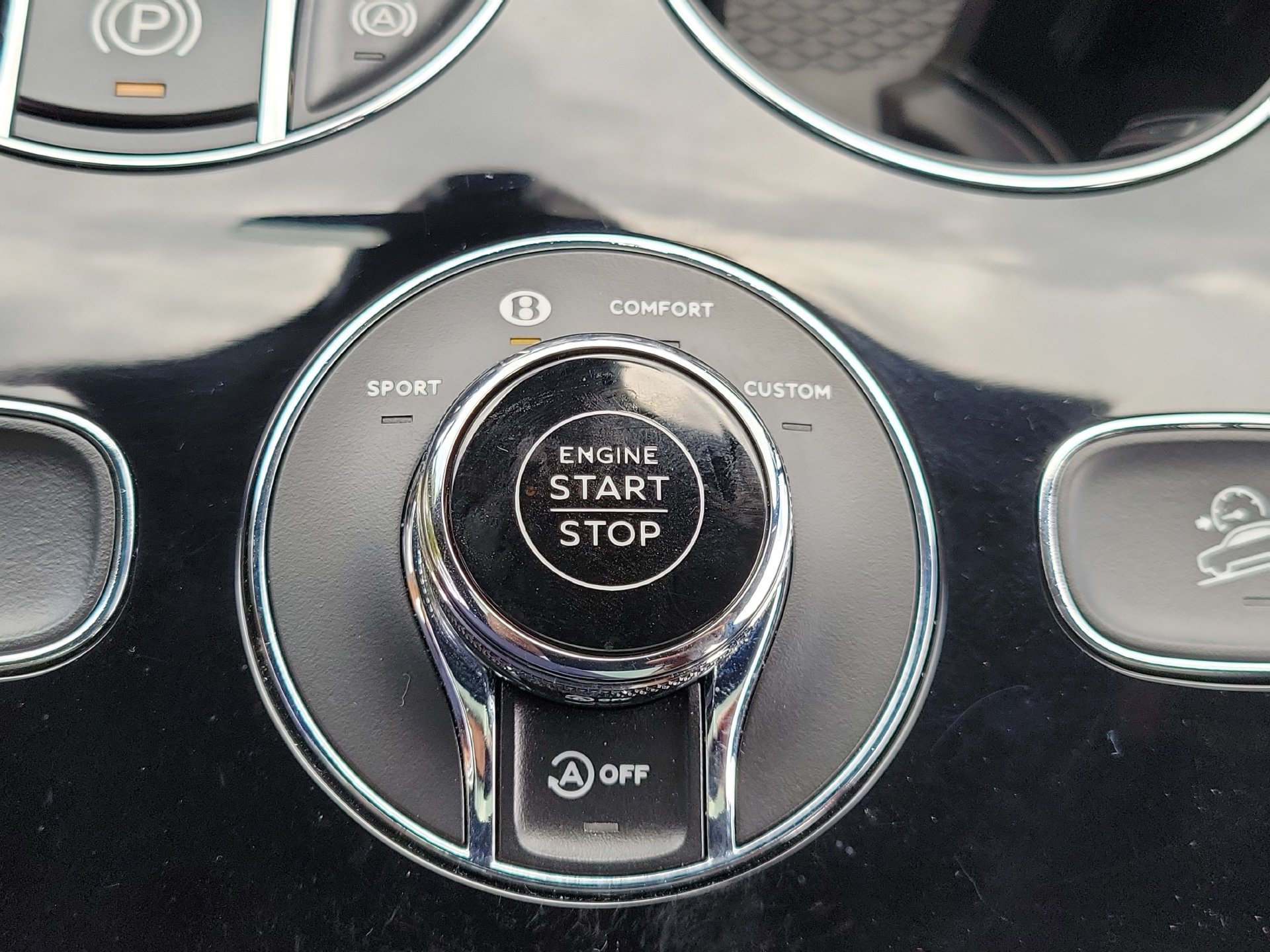 Certified 2023 Bentley Bentayga AWD/4WD image 49