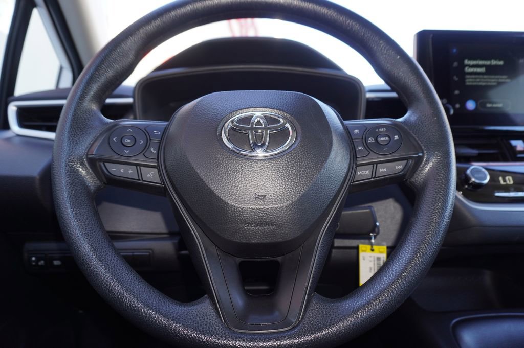 Certified 2025 Toyota Corolla LE FWD image 18