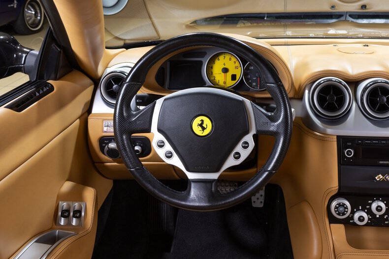 Used 2006 Ferrari 612 Scaglietti RWD image 38