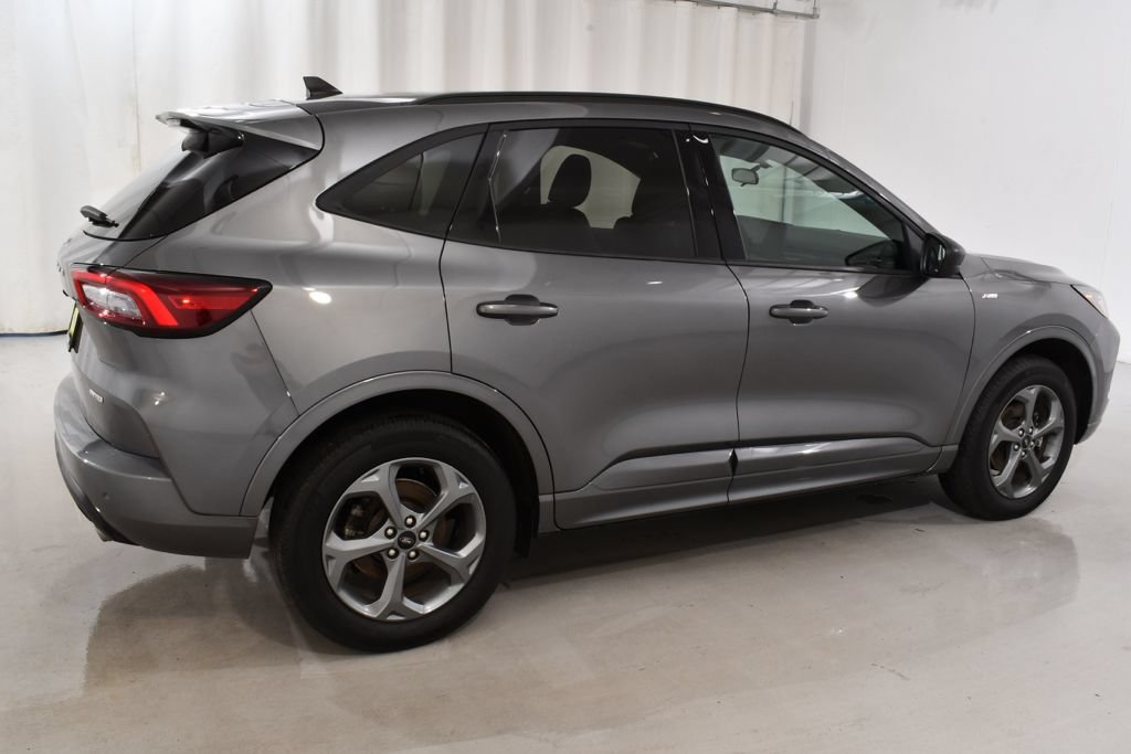 Used 2024 Ford Escape ST-Line w/ Tech Pack #1 AWD/4WD image 11