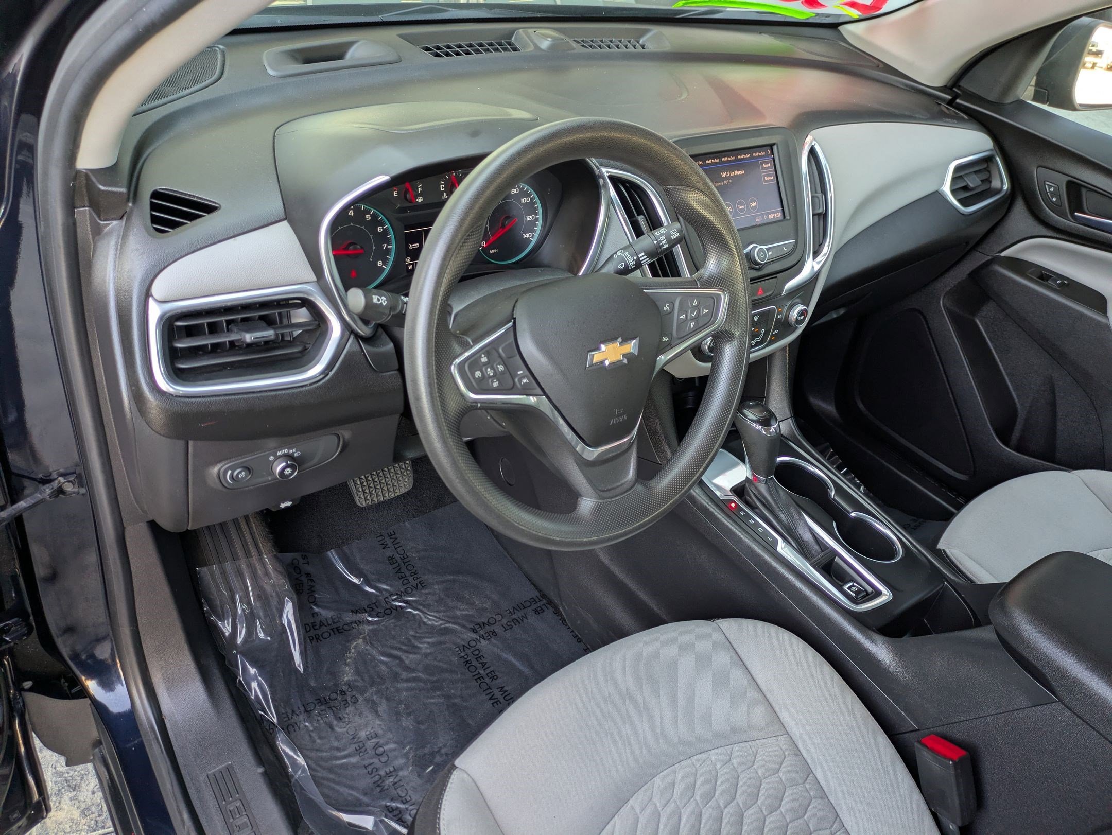 Used 2020 Chevrolet Equinox LS image 12