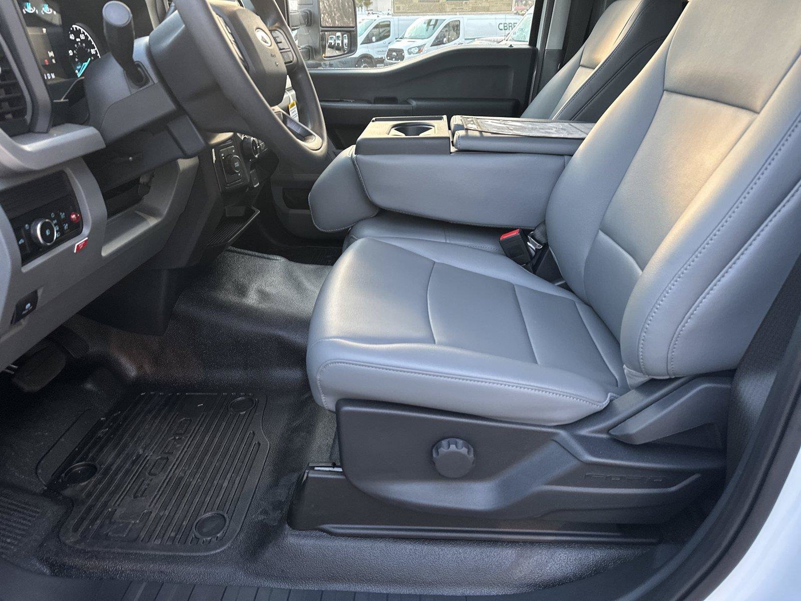 New 2025 Ford F350 XL w/ XL Chrome Package AWD/4WD image 9