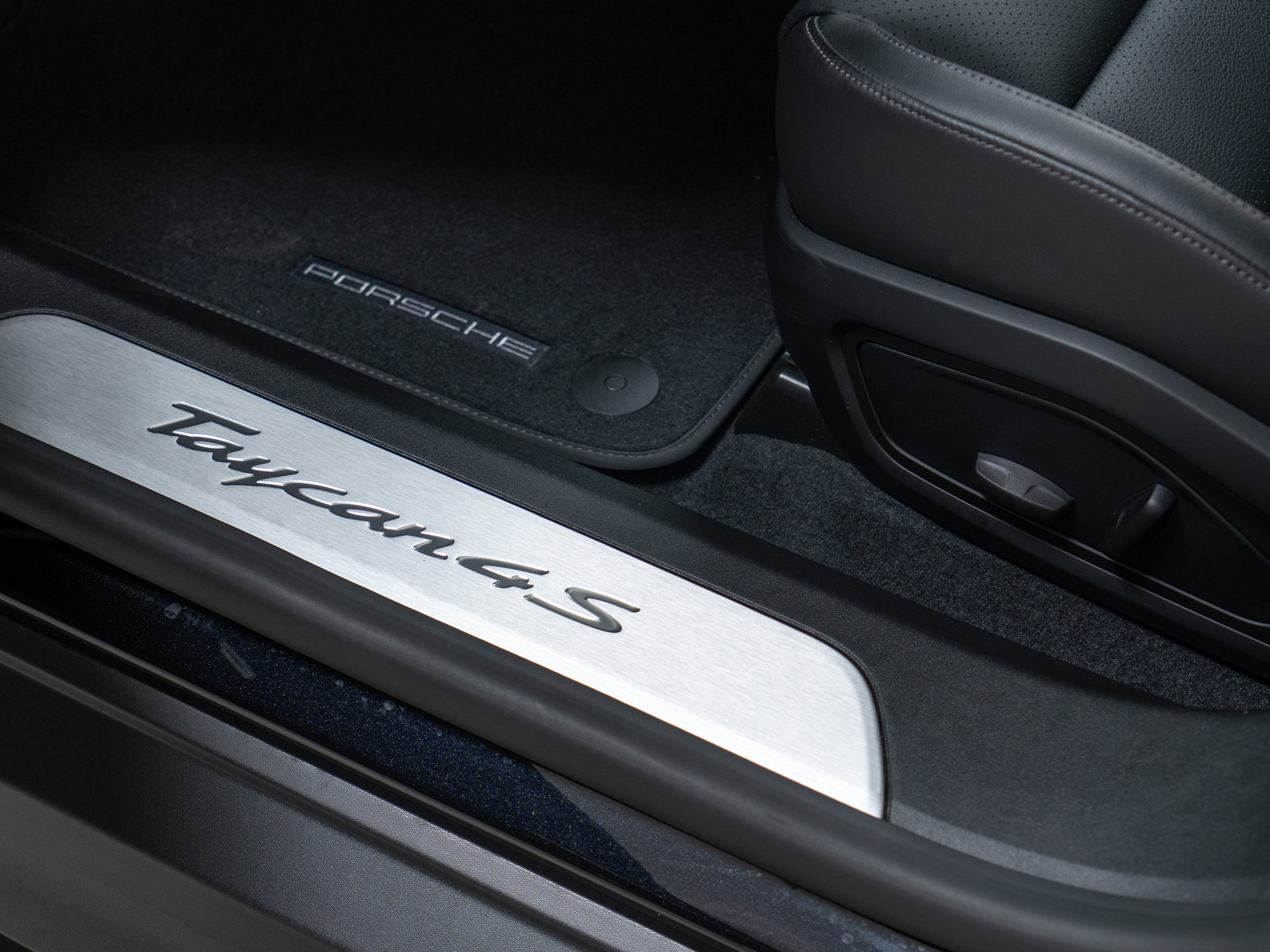 New 2026 Porsche Taycan 4S AWD/4WD image 15