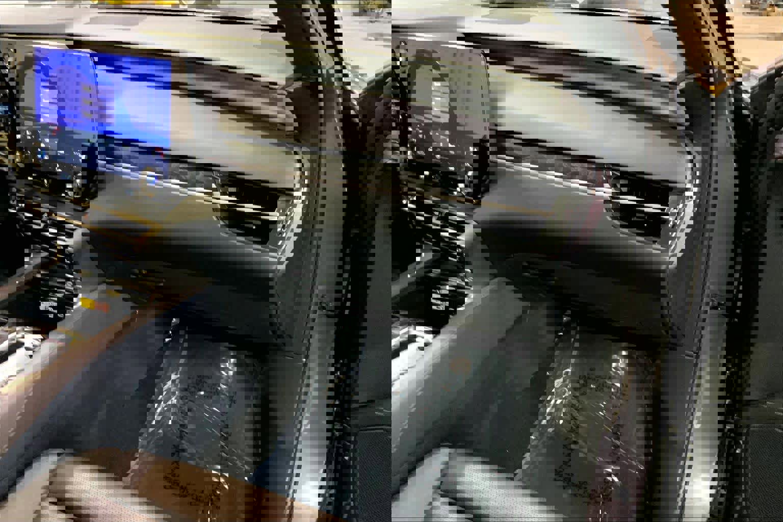 Certified 2025 Lexus RX 450h Luxury w/ Convenience Package image 19