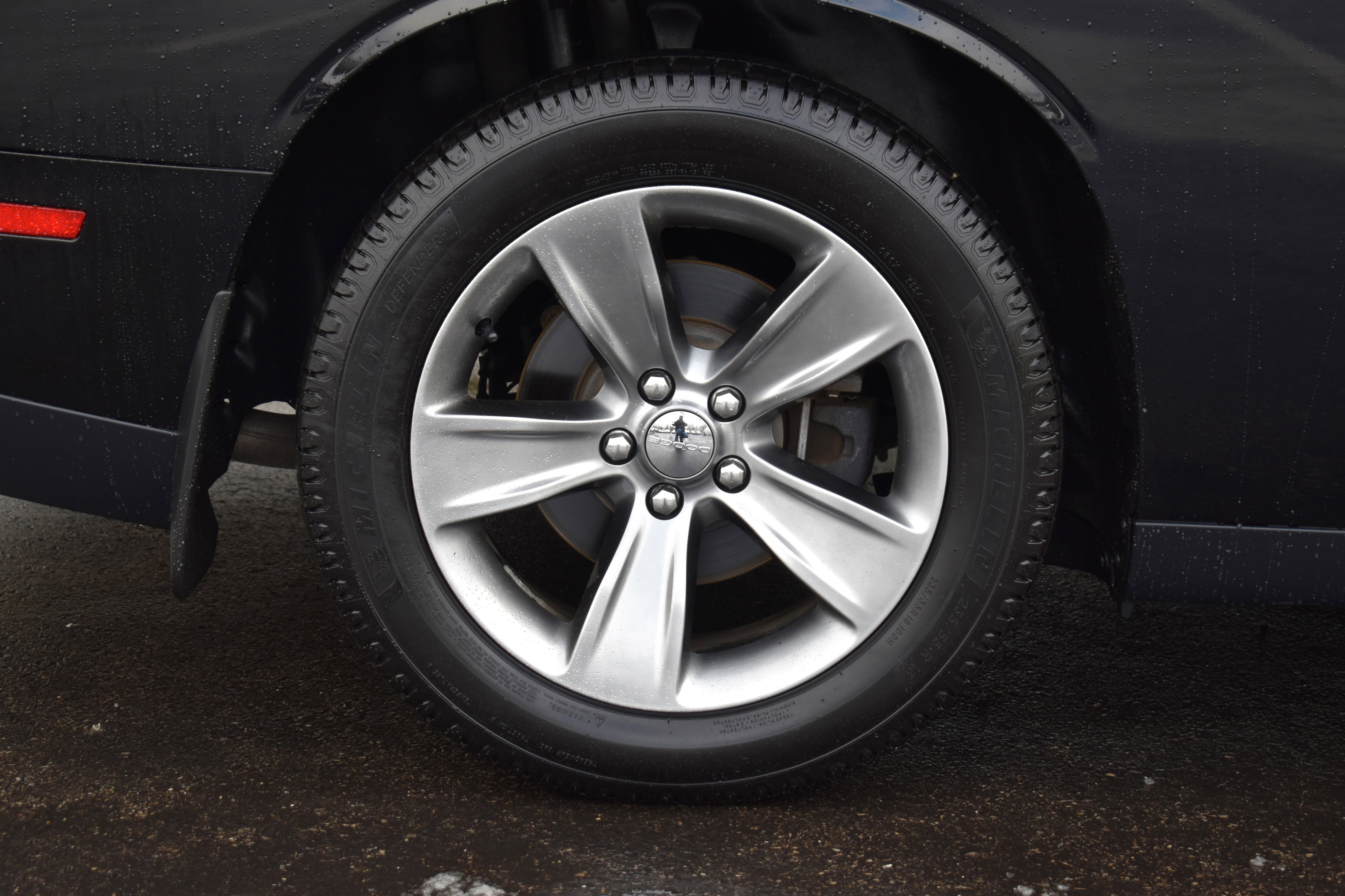 Used 2015 Dodge Challenger SXT image 35