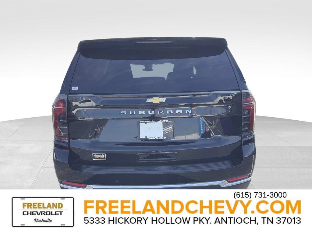 Used 2025 Chevrolet Suburban LS image 4