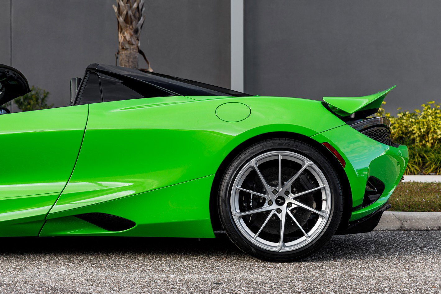 Used 2026 McLaren 750S Spider image 22