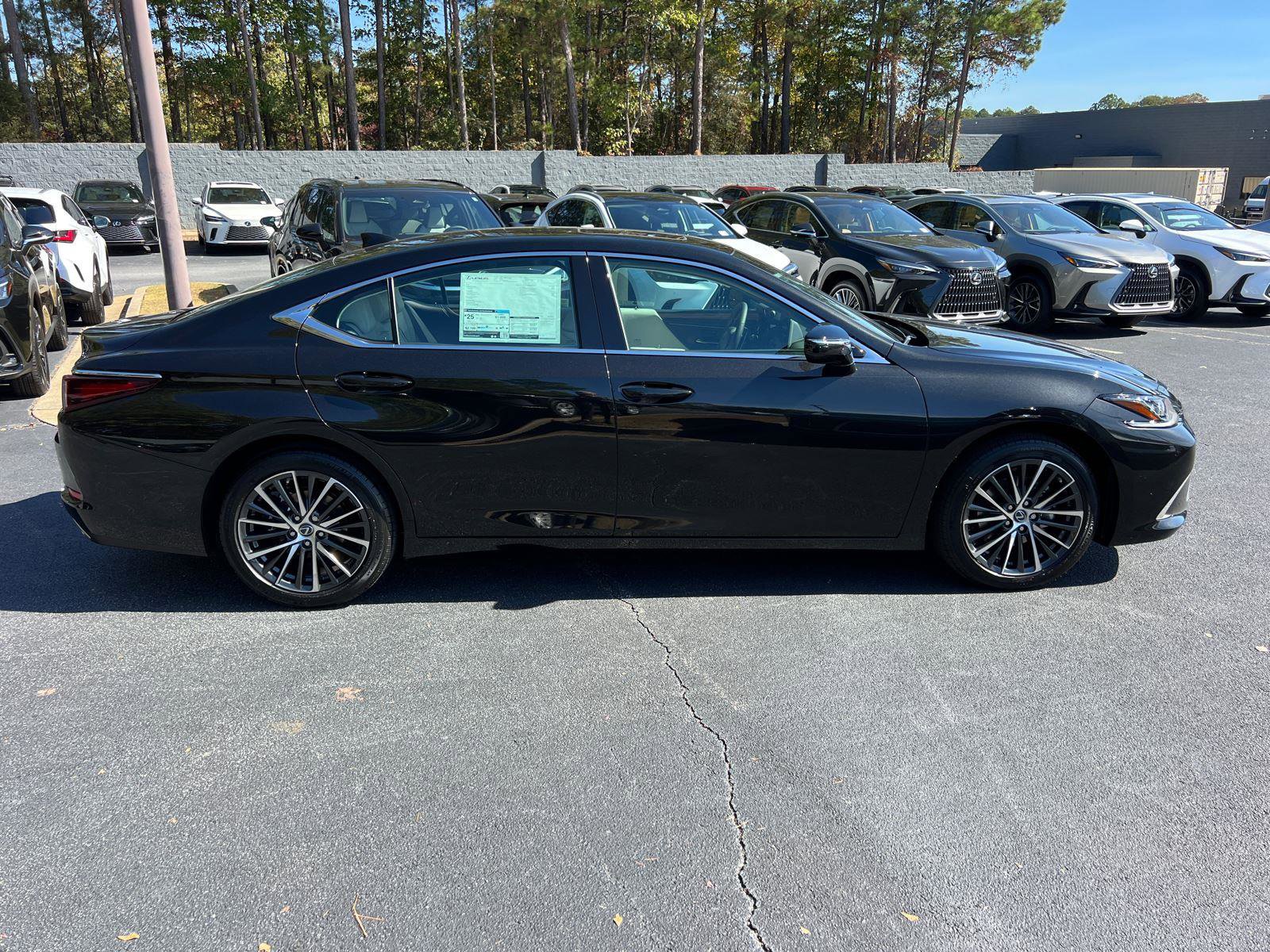 New 2025 Lexus ES 350 w/ Premium Package image 5