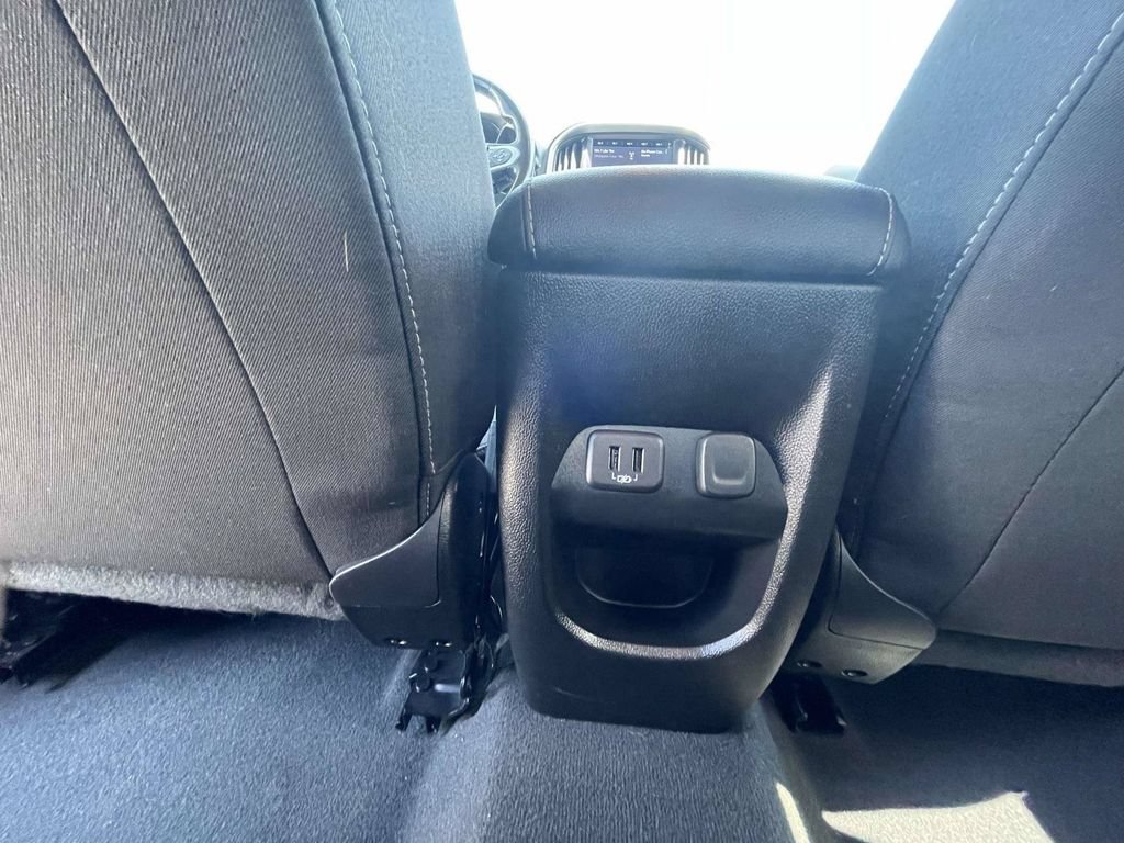 Used 2022 Chevrolet Colorado LT w/ LT Convenience Package AWD/4WD image 17