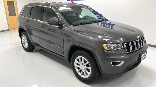 Used 2021 Jeep Grand Cherokee Laredo AWD/4WD image 4