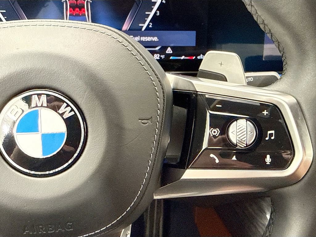 Used 2023 BMW 760i xDrive AWD/4WD image 12