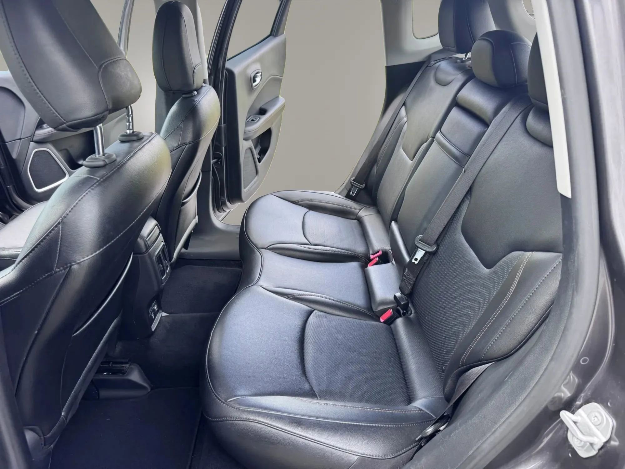 Used 2020 Jeep Compass Limited FWD image 14