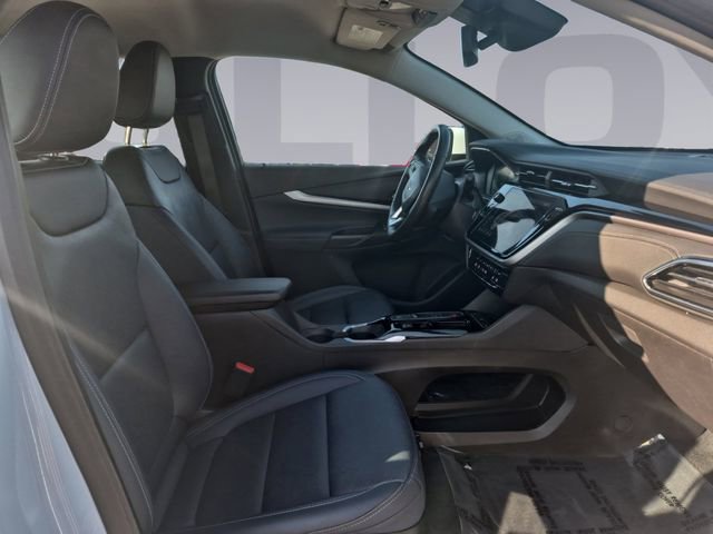 Used 2022 Chevrolet Bolt EUV LT w/ Convenience Package image 17