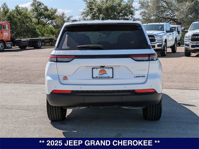 New 2025 Jeep Grand Cherokee Limited w/ Black Appearance Package image 6