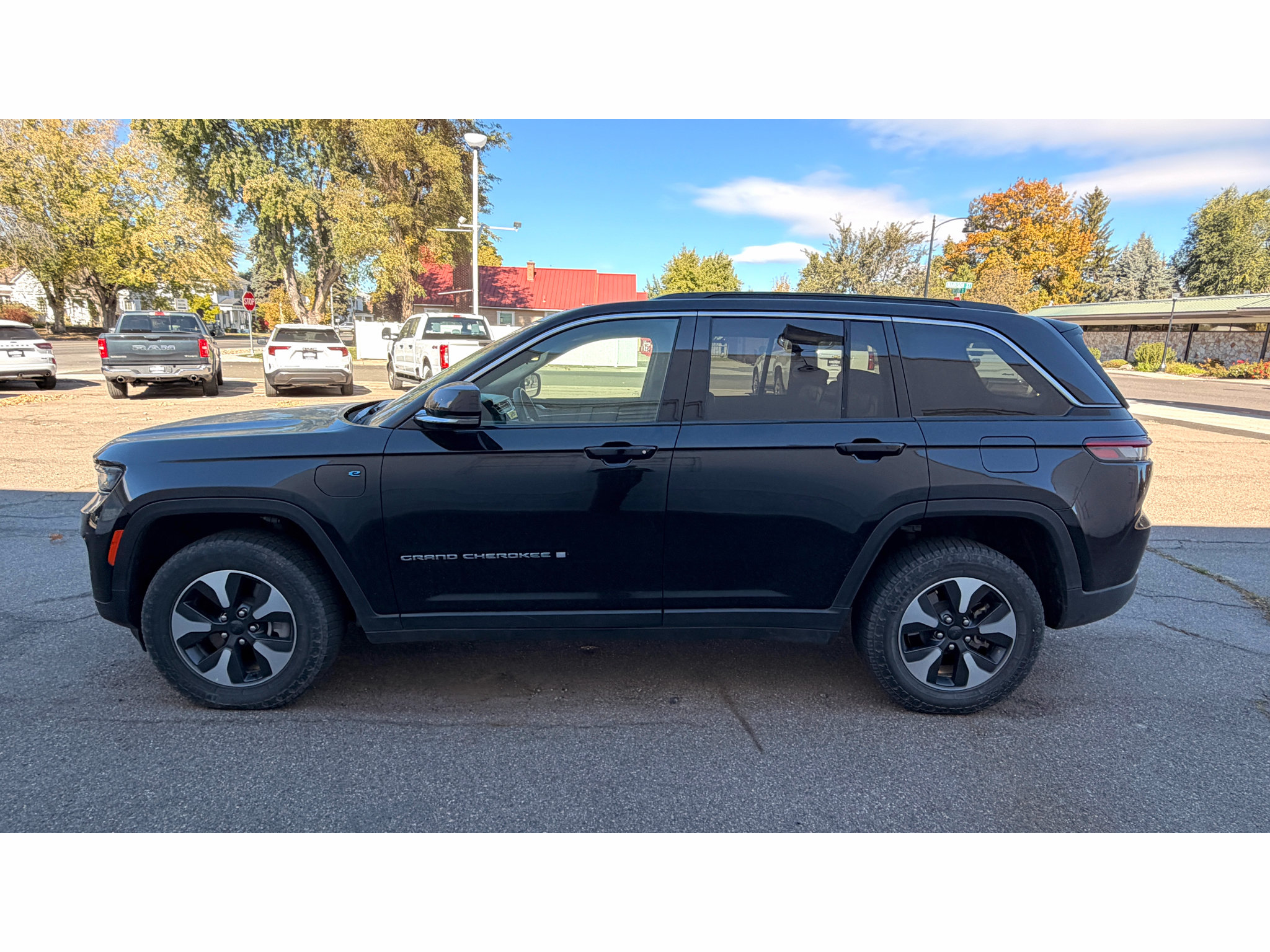 Used 2024 Jeep Grand Cherokee Limited 4xe AWD/4WD image 6