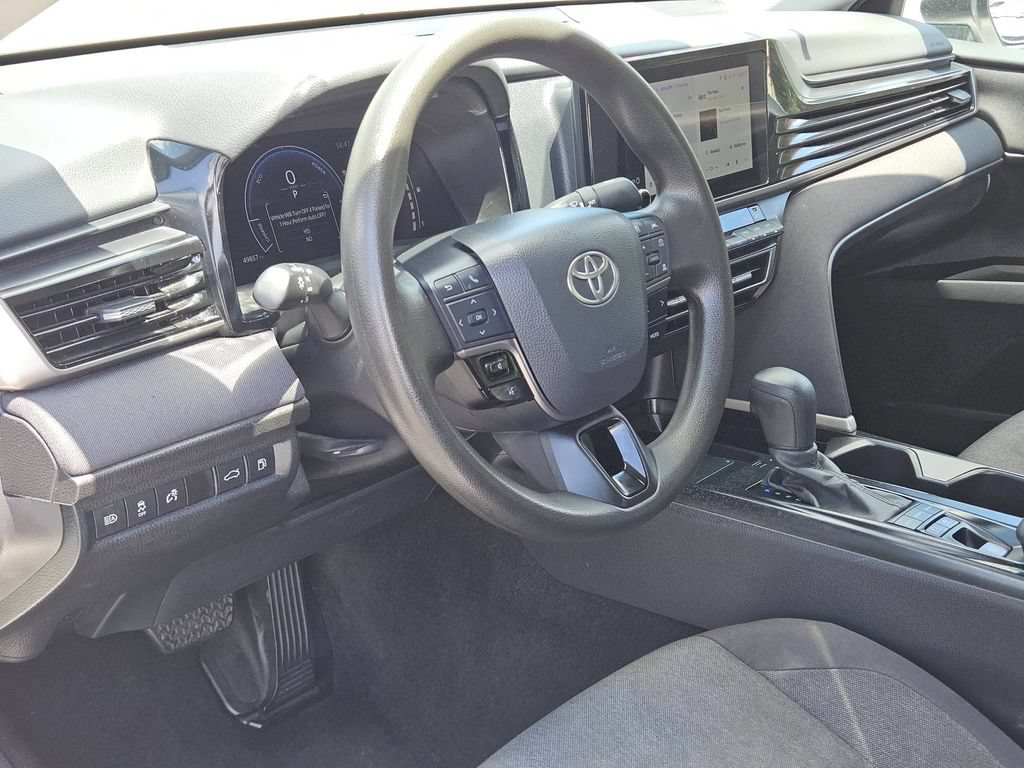 Used 2025 Toyota Camry LE FWD image 13