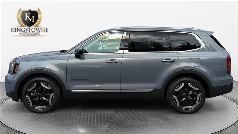 Used 2025 Kia Telluride S AWD/4WD image 2