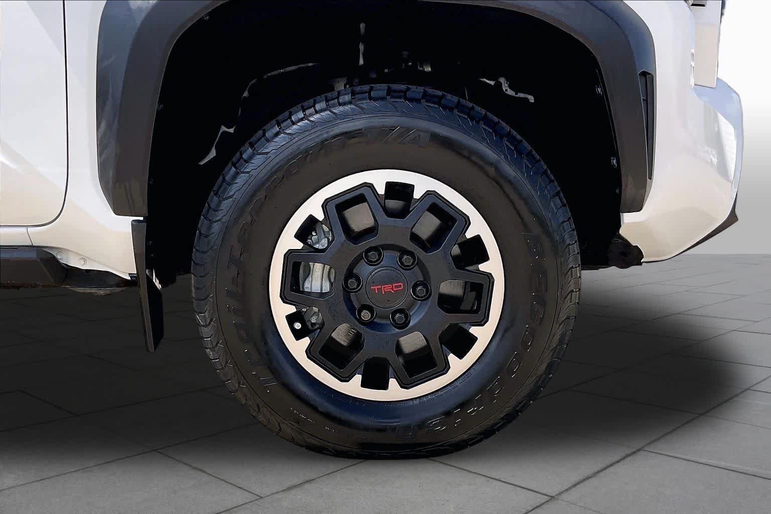 Used 2024 Toyota Tacoma TRD Off-Road AWD/4WD image 11