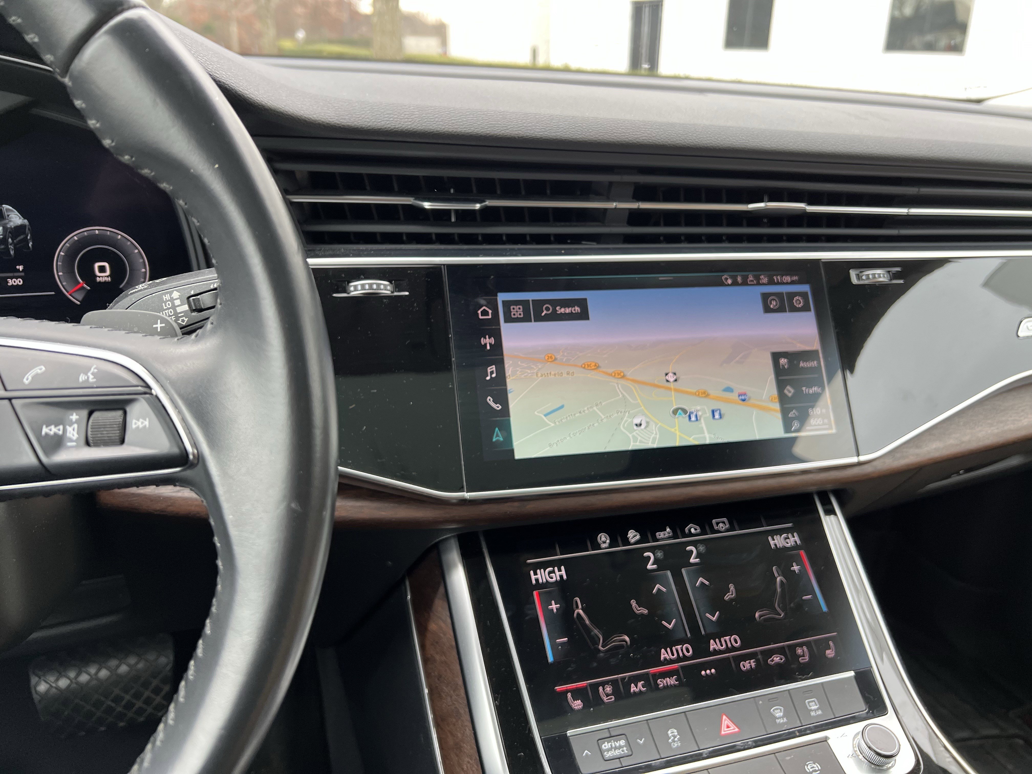 Used 2020 Audi Q8 Premium Plus w/ Premium Plus Package image 18