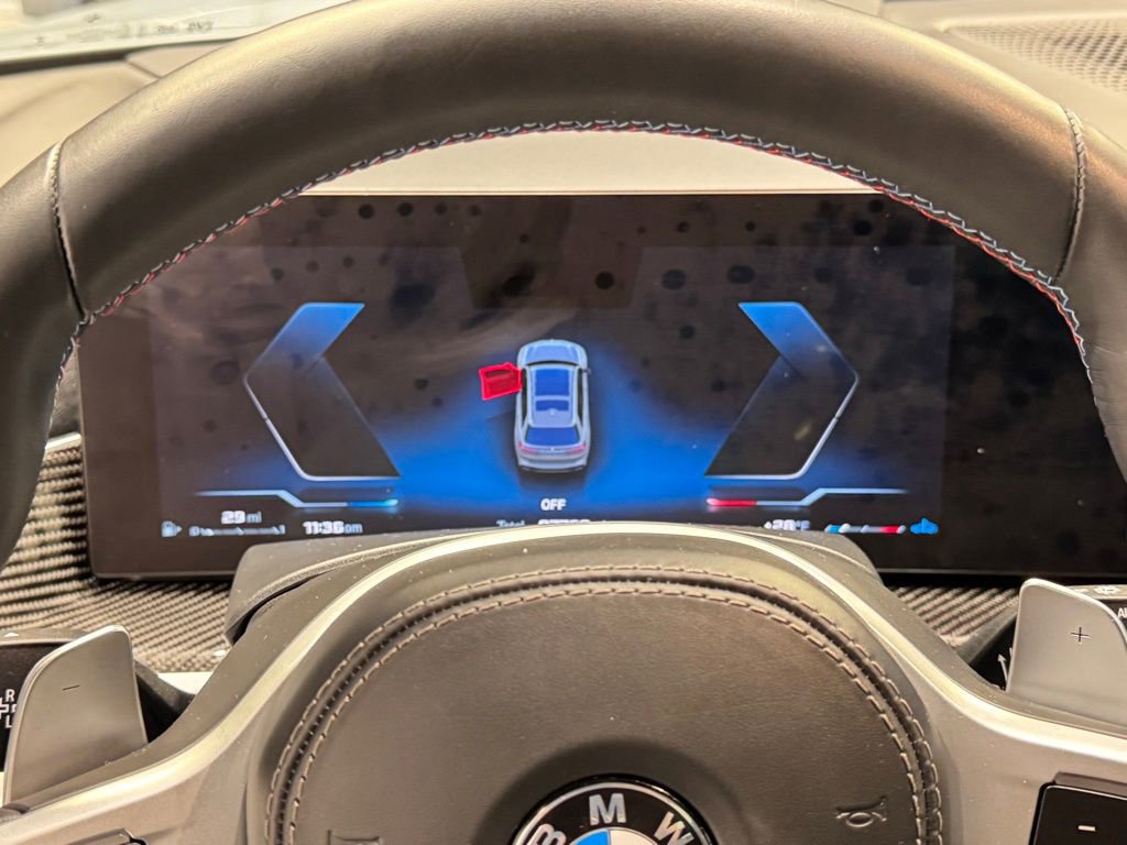 Used 2025 BMW X7 M60i image 32