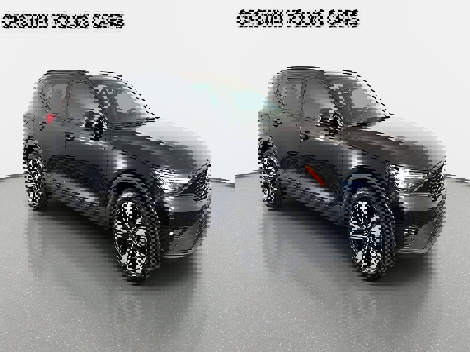 Used 2023 Volvo XC40 B5 Plus w/ Climate Package AWD/4WD image 4