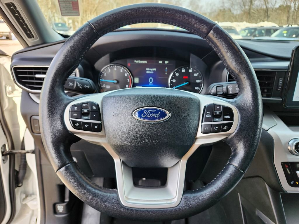 Certified 2022 Ford Explorer XLT w/ Equipment Group 202A image 29