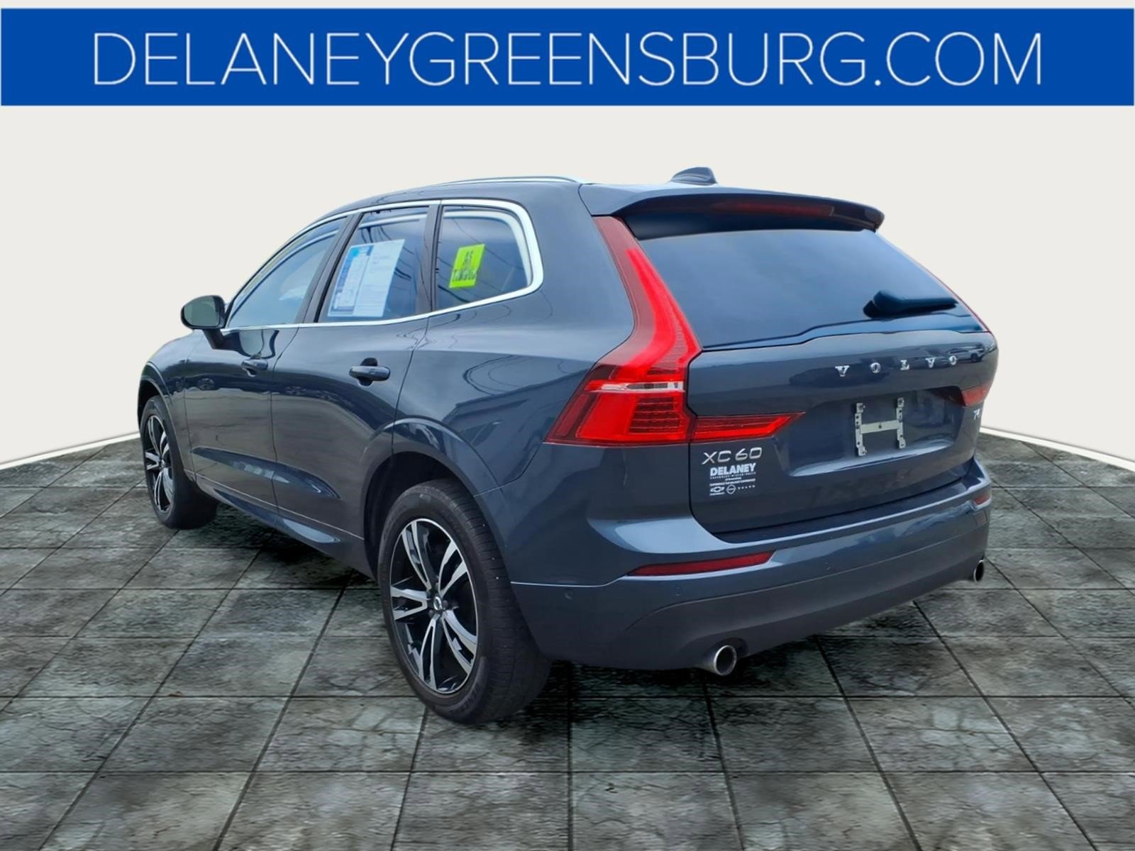Used 2018 Volvo XC60 T6 Momentum w/ Convenience Package image 5