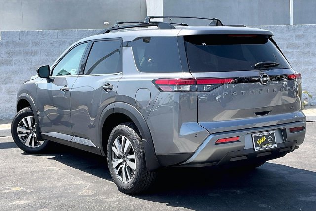New 2026 Nissan Pathfinder SL w/ Cargo Package FWD image 2