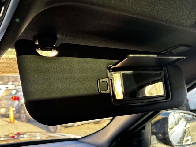 Used 2025 Land Rover Range Rover Velar Dynamic SE image 30