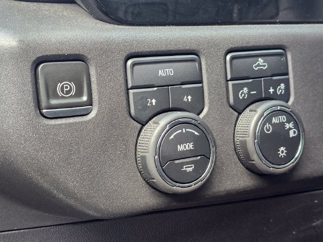 Used 2023 Chevrolet Silverado 1500 LT AWD/4WD image 20