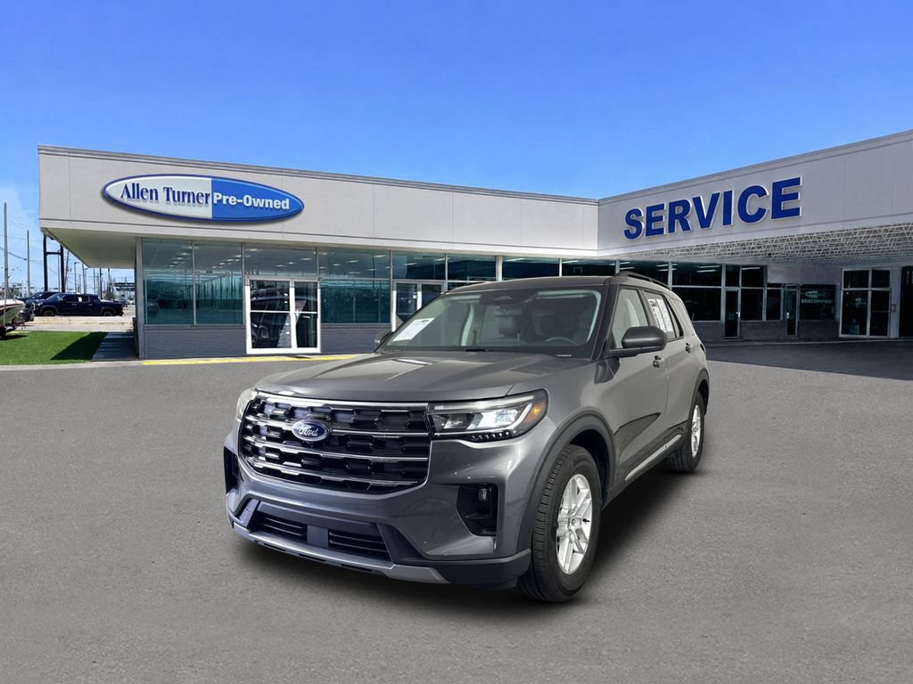 Used 2025 Ford Explorer Active w/ Active Comfort Package RWD image 4