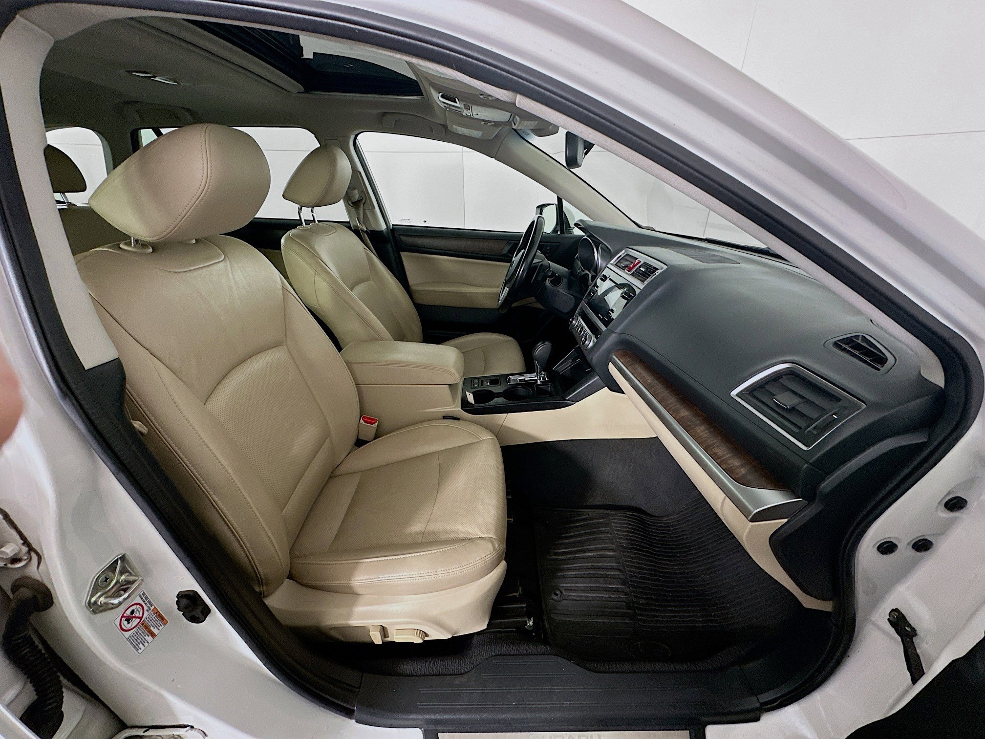 Used 2016 Subaru Outback 3.6R Limited image 32